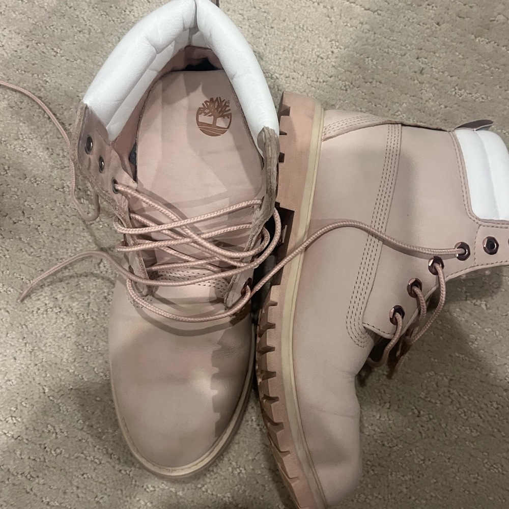 Light pink Timberlands size 8.5